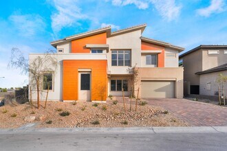 Building Photo - Stunning New Putle home with Strip Views i...