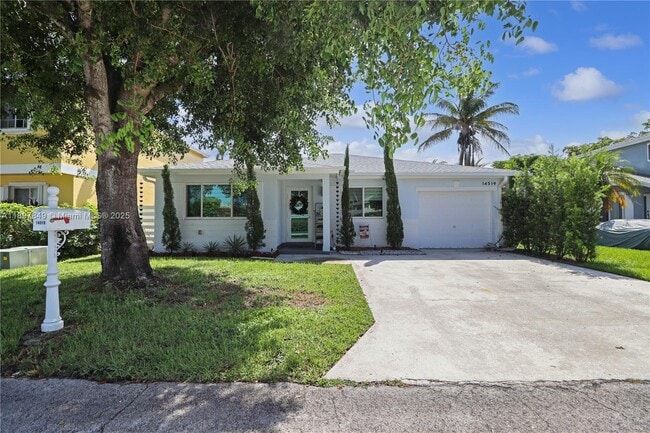 Building Photo - 14519 SW 139th Ave Cir E