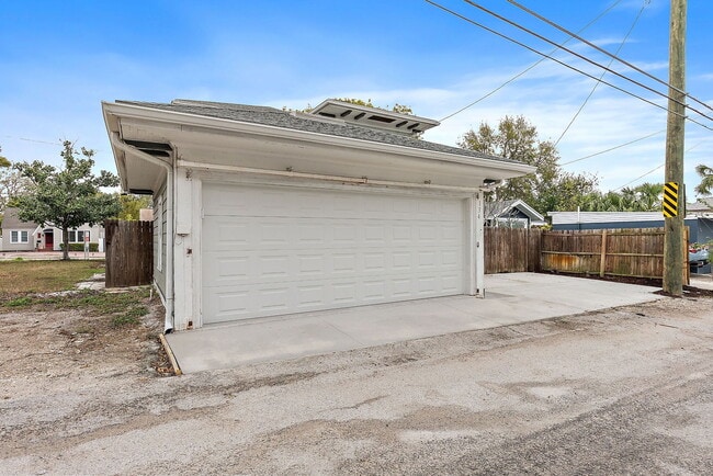 Building Photo - 134 22nd Ave N