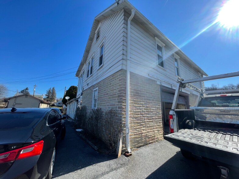 Primary Photo - 2438 S 5th St