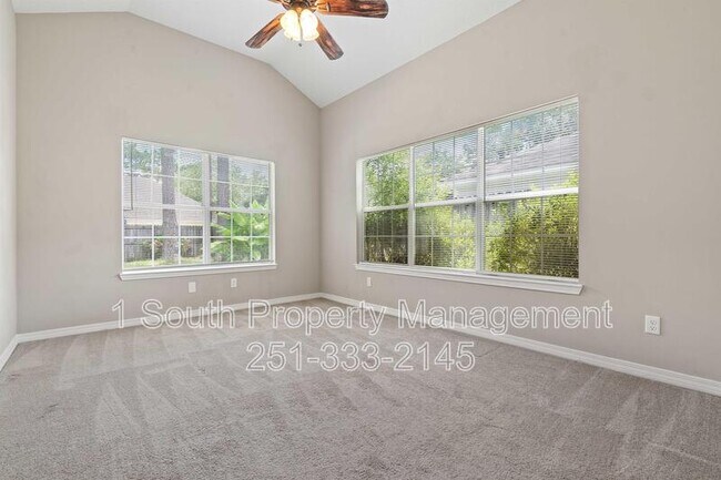Building Photo - 2033 Post Oak Ct