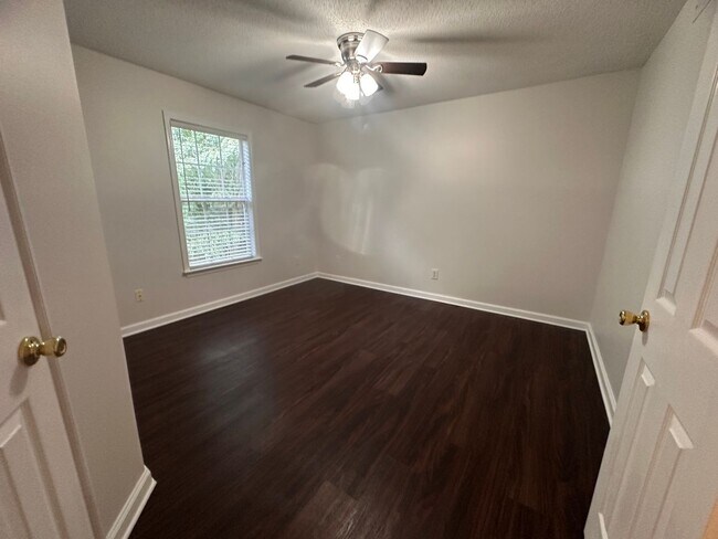 Building Photo - Cozy 2BR 2BA Condo in High Point