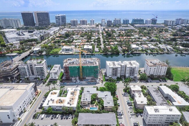 Building Photo - 9400 E Bay Harbor Dr