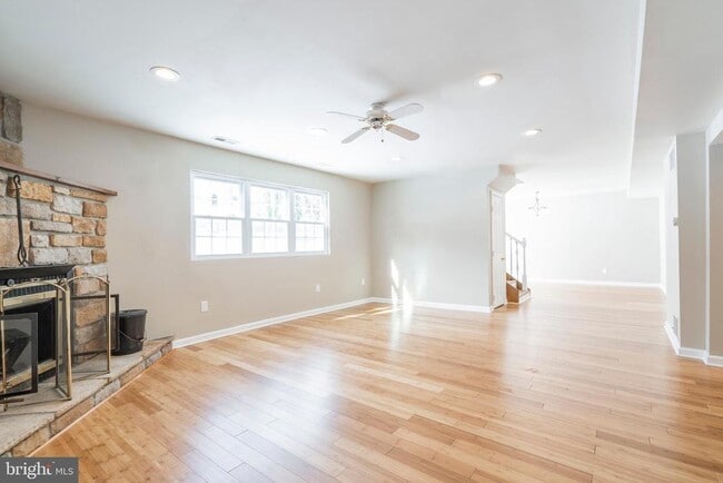 Building Photo - 329 Hillcrest Ave