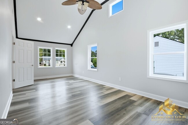 Building Photo - 1439 Westridge Rd SW