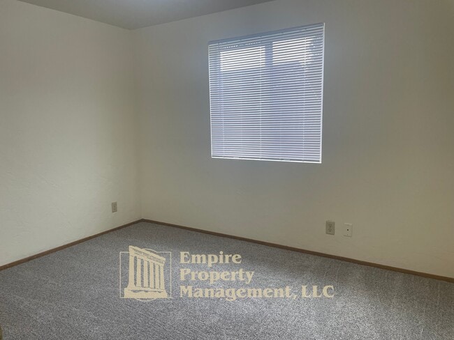 Building Photo - 3806 Dove Ln