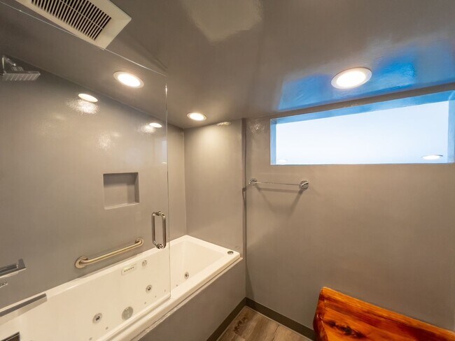 Building Photo - Charming Country Studio with Vineyard View...