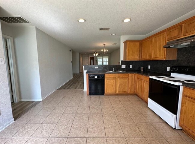 Building Photo - 13231 Ridgewood Knoll Ln
