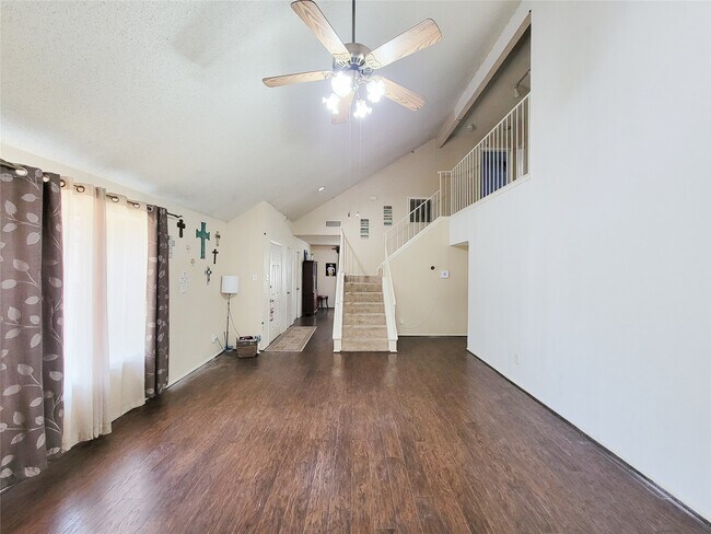 Building Photo - 25303 Avery Hill Ln