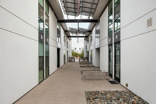 Building Photo - 1717 N 1st Ave