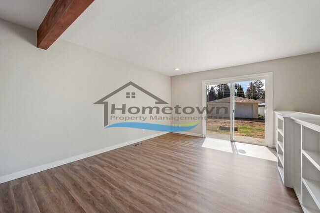 Building Photo - 4 Bedroom 2 Bath Home with 2-Car Detached Garage Available in Hayden, Idaho!