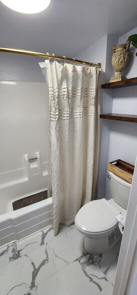 Building Photo - 2920 Briarwood Rd