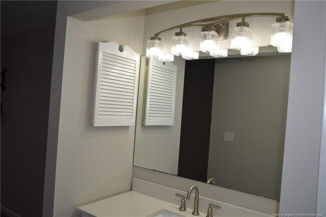Building Photo - 668 Bartons Landing Pl