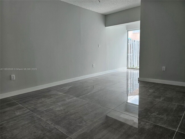 Building Photo - 16165 SW 139th Ave
