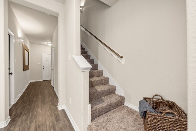 Building Photo - Well Appointed Townhomes with Fenced Backy...