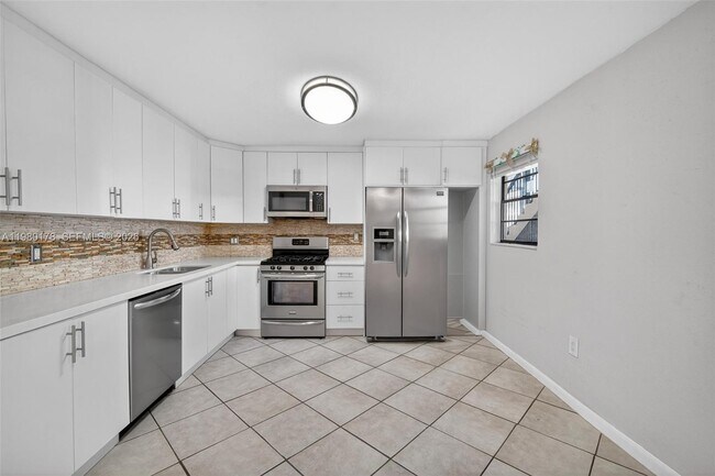 Building Photo - 3265 Virginia St