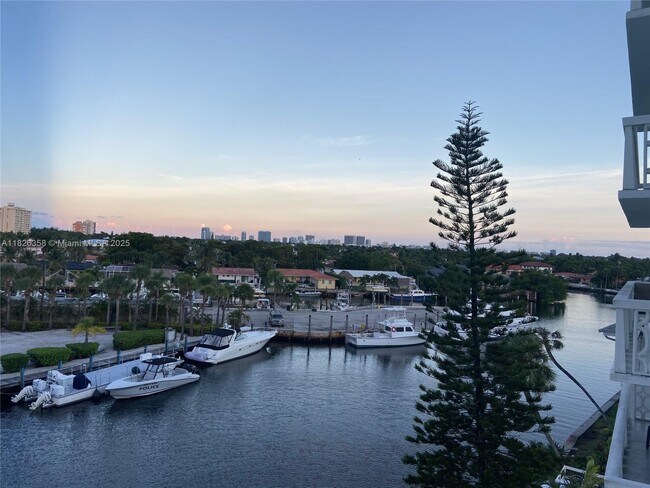 Building Photo - 13155 Ixora Ct