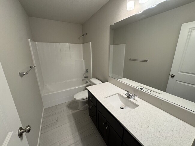 Building Photo - Beautiful, 5-Bedroom Camas Home