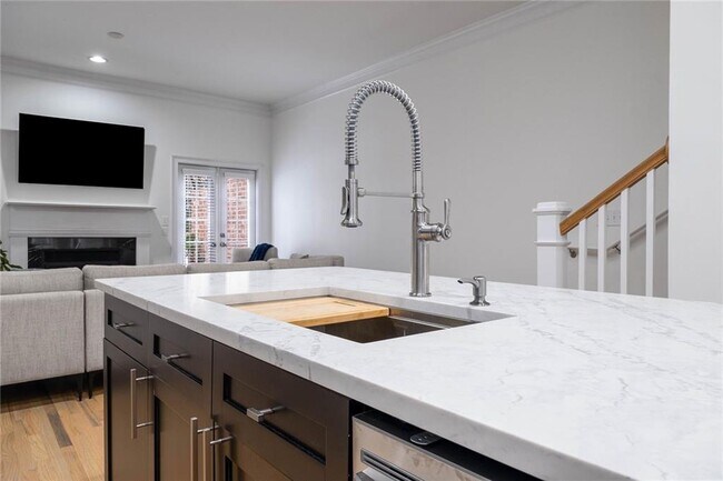 Building Photo - 1572 Mosaic Way