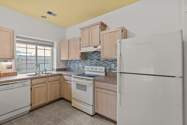 Building Photo - 5509 Bulls Bay Dr
