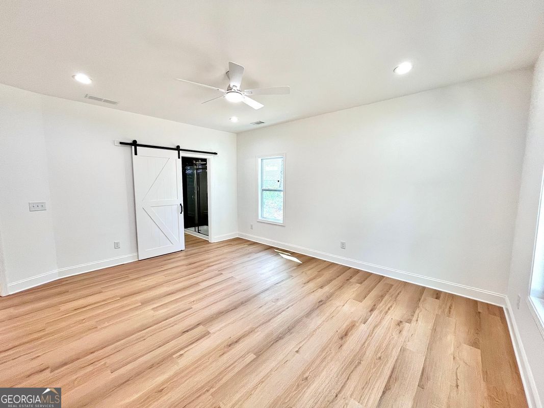 Building Photo - 204 Custer Cir