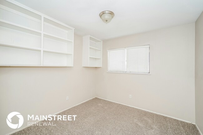 Building Photo - 7516 Four Winds Dr