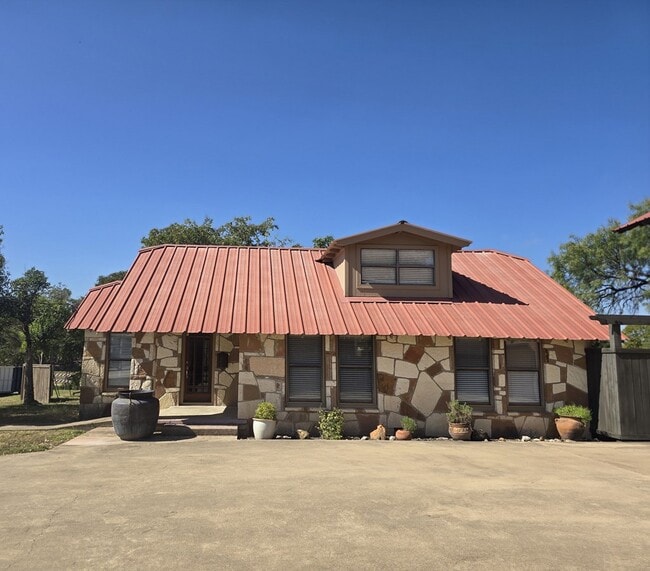 Building Photo - 108 F St