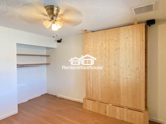 Building Photo - 2114 E Sesame St