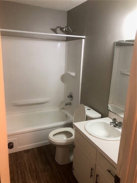 Building Photo - 302 E Benton St