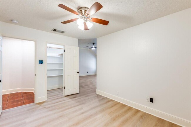 Building Photo - 4815 Sika Way