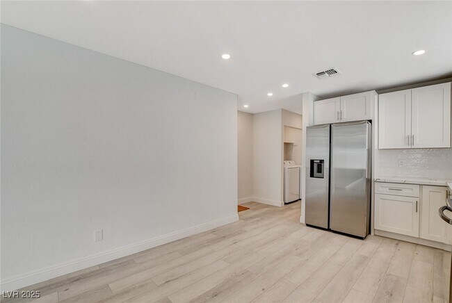 Building Photo - 4683 Calderwood St