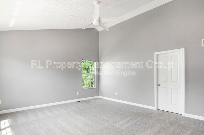 Building Photo - 5551 Ainsley Dr