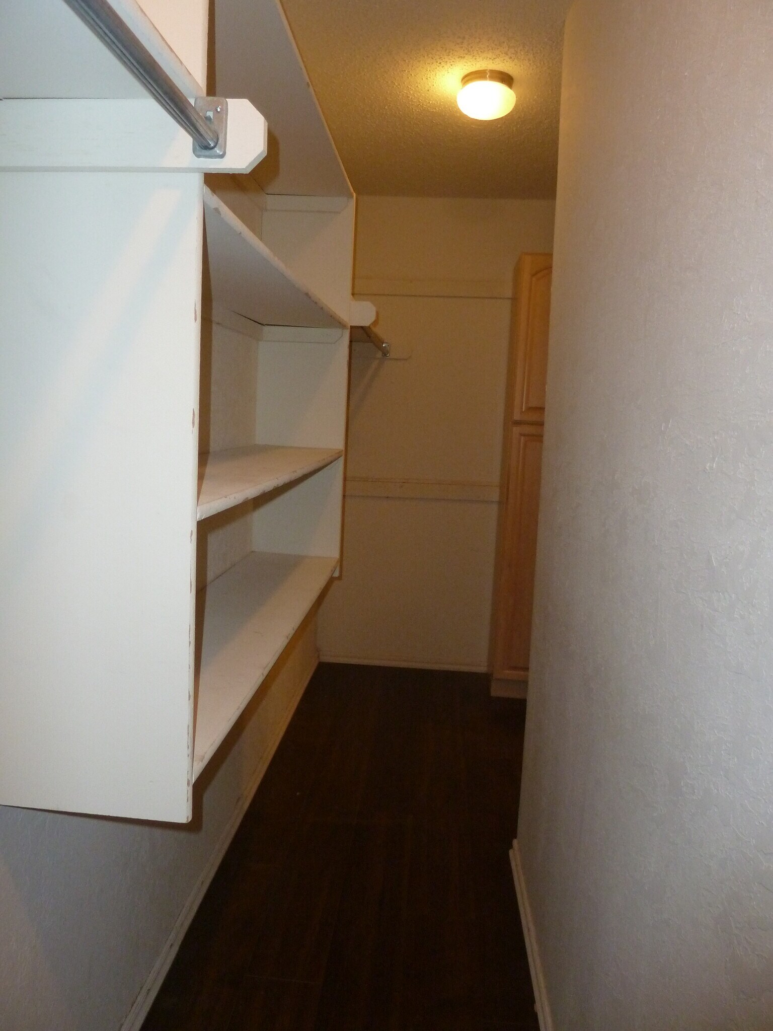 walkin closet - 505 NW 174th St