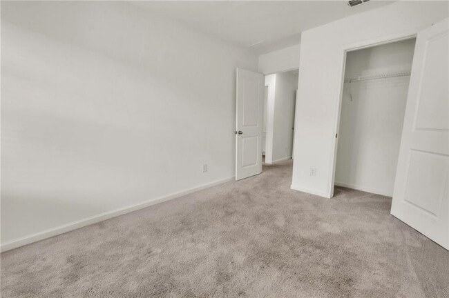 Building Photo - 1517 Vernon Blvd