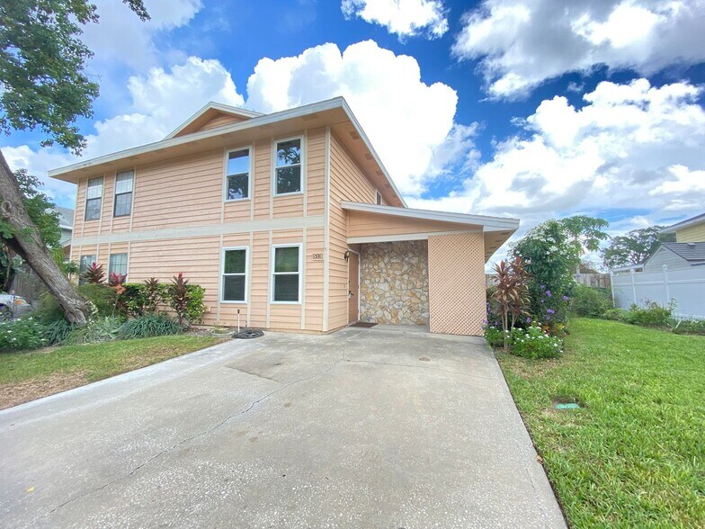 Primary Photo - Wow! 2 bedroom, 2.5 bath, two story townho...