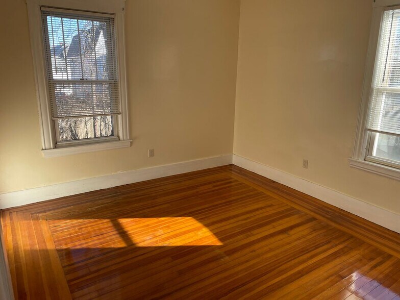 Building Photo - 16 Canby St