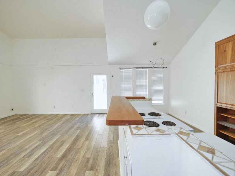 Building Photo - 1937 Gauguin Pl