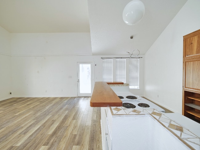 Building Photo - 1937 Gauguin Pl