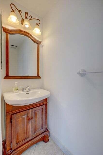 Building Photo - 10758 Lake Jasmine Dr