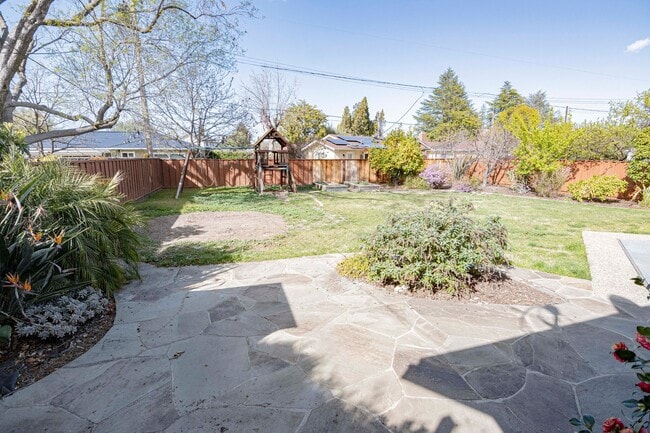 Building Photo - 3041 Pruneridge Ave
