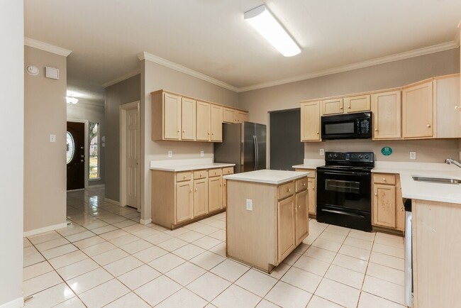 Building Photo - 18622 Sandelford Dr