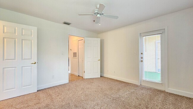 Building Photo - PALMER RANCH! VINTAGE GRAND 2 BED/2 BATH C...