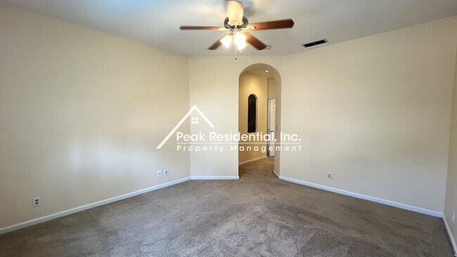 Building Photo - 402 Harlow Ct