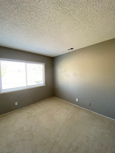 Building Photo - 4483 Oakbrook Ct