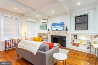 Building Photo - 2134 Locust St