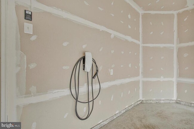 Building Photo - 408 Kosmill Dr