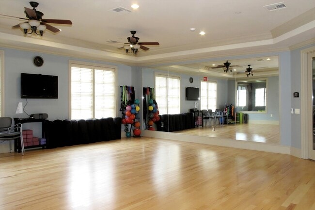 Building Photo - 301 Watermere Dr