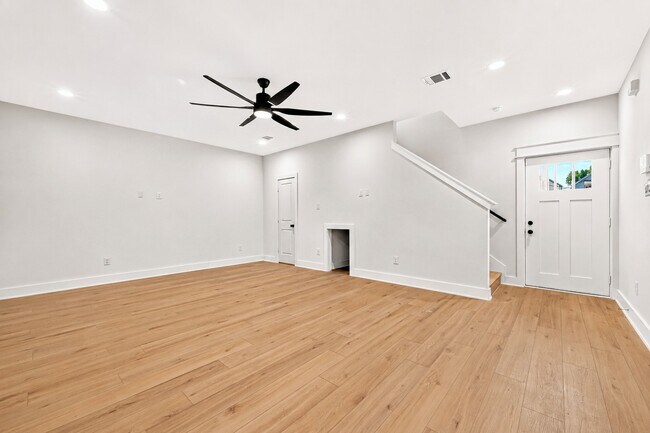 Building Photo - 7826 Beckley St