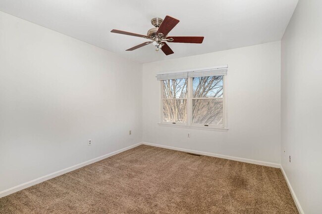 Building Photo - 2039F Raleigh Rd