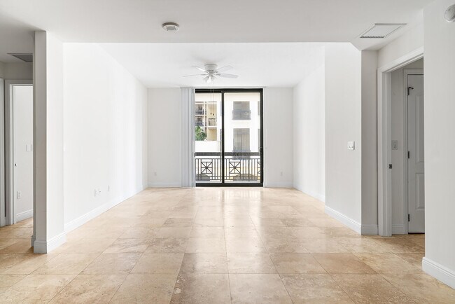 Building Photo - 801 S Olive Ave